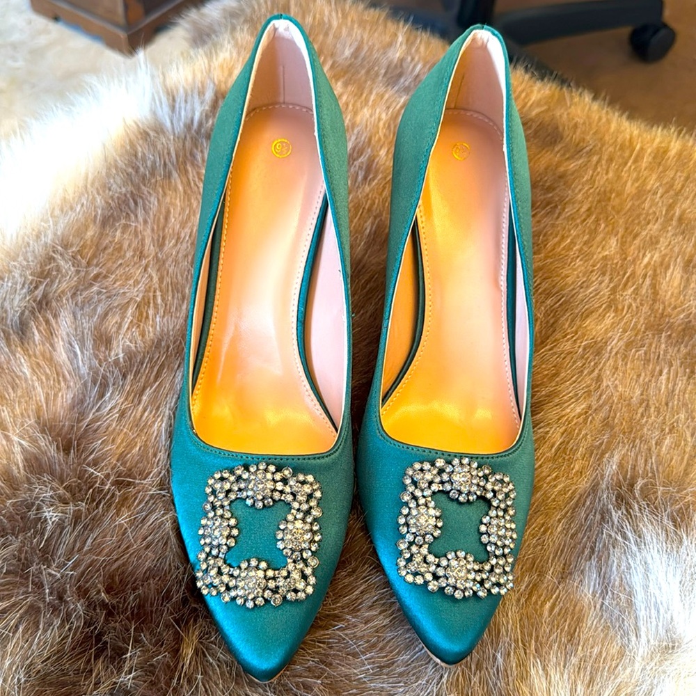 Beautiful 👠 Pumps/Heels- Size 9 1/5, Color Green